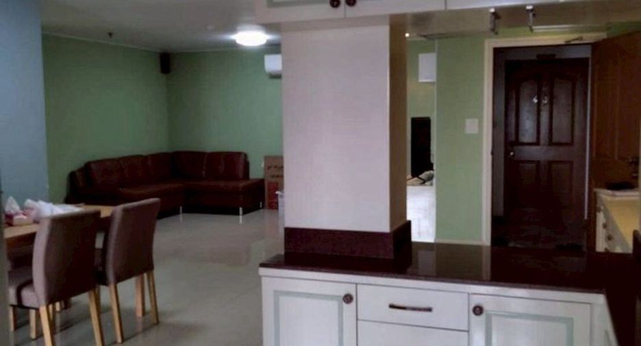 For rent 3 bedrooms condo in Khlong San, Bangkok