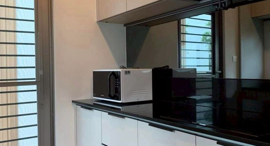 For rent and for sale 3 bedrooms house in Saphan Sung, Bangkok