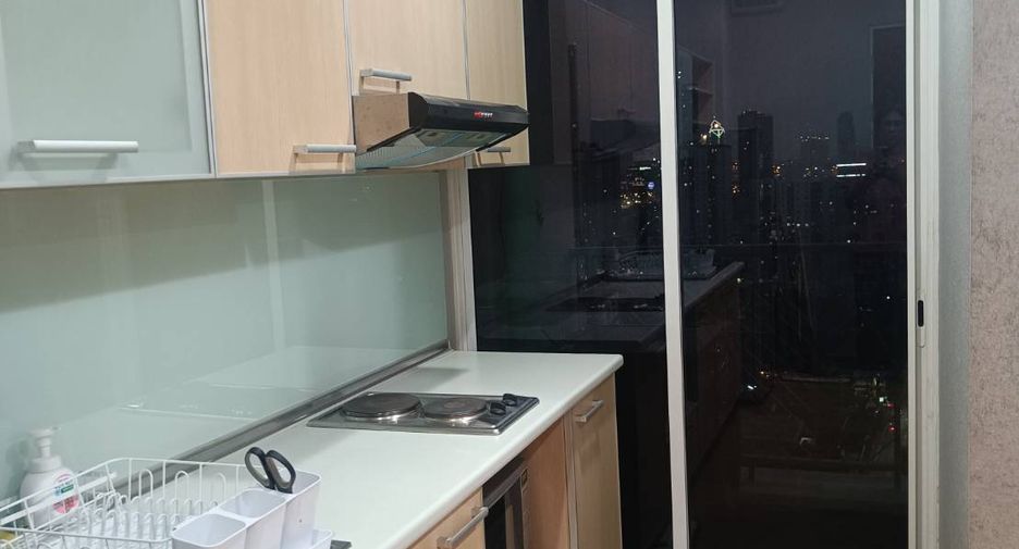 For rent 1 bed condo in Yan Nawa, Bangkok