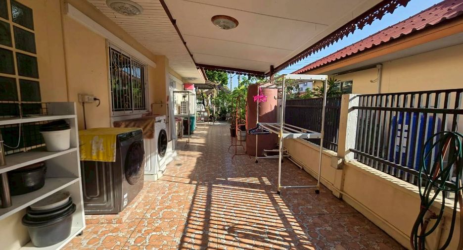 Casa en venta de estudio en Khlong Sam Wa, Bangkok