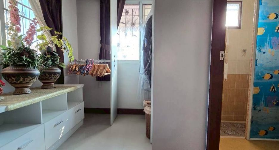 Casa en venta de estudio en Khlong Sam Wa, Bangkok