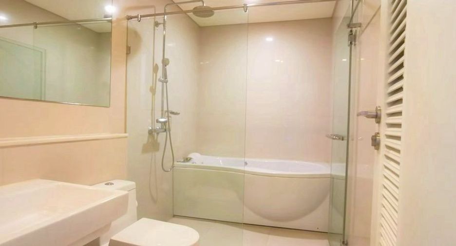 ให้เช่า 4 ห้องนอน คอนโด ใน วัฒนา, กรุงเทพฯ