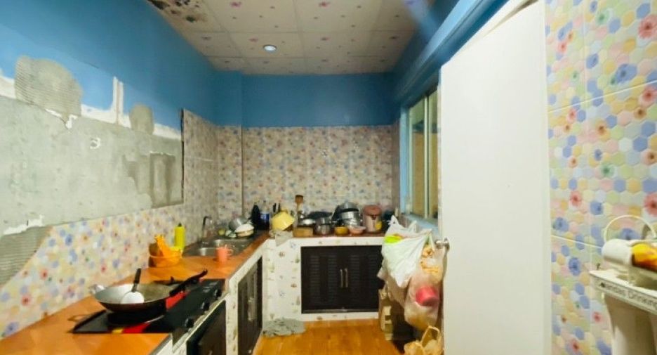 À vendre 3 chambres maison de ville à Phra Pradaeng, Samut Prakan
