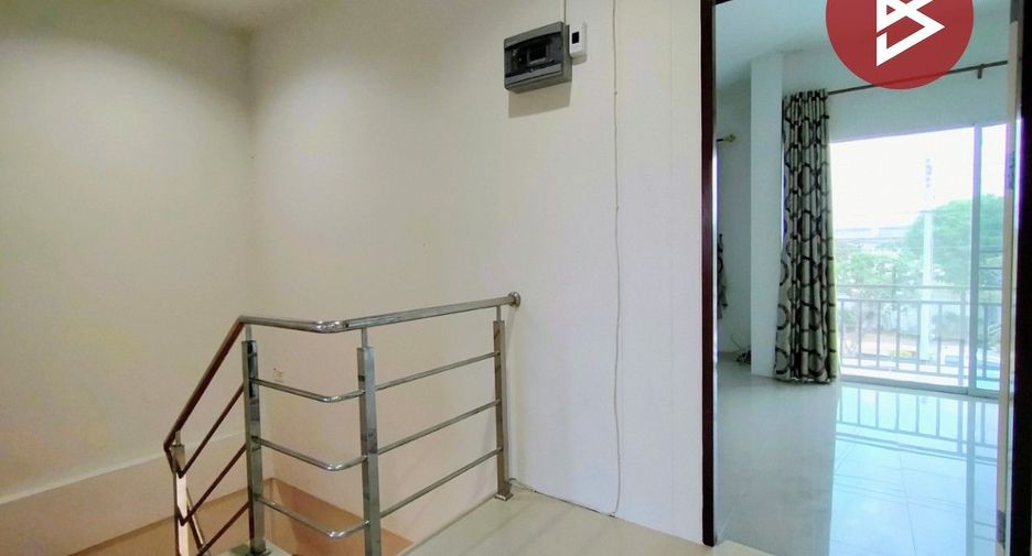 For sale 3 bedrooms townhouse in Mueang Samut Sakhon, Samut Sakhon