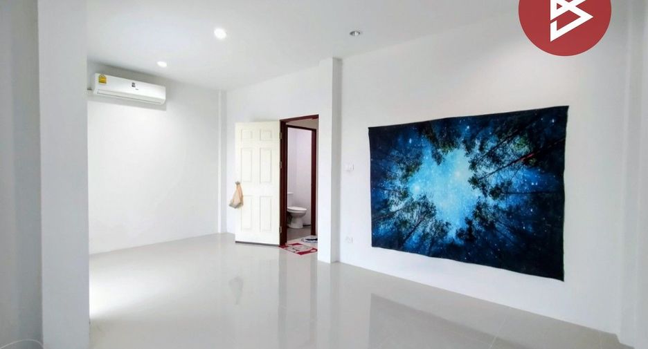 For sale 3 bedrooms townhouse in Mueang Samut Sakhon, Samut Sakhon