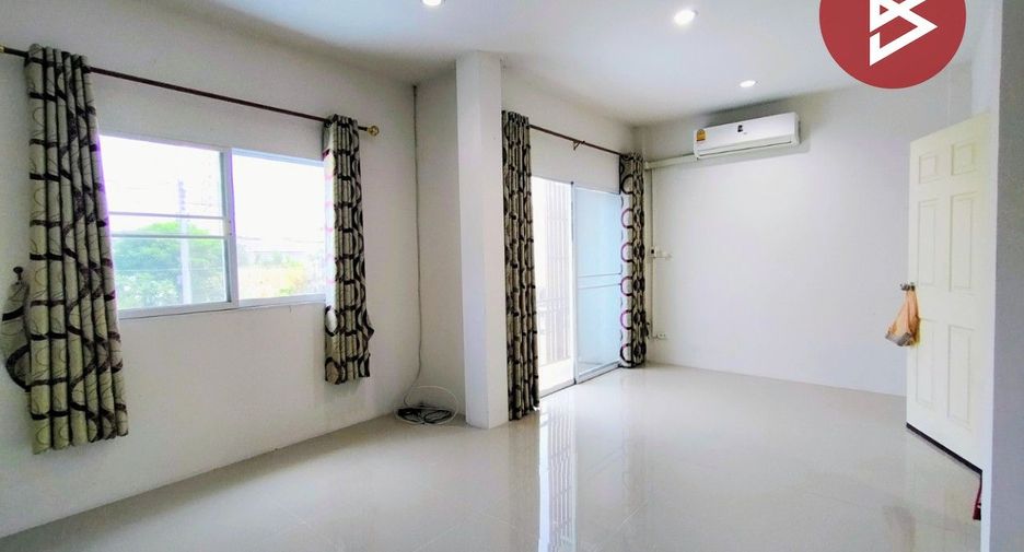 For sale 3 bedrooms townhouse in Mueang Samut Sakhon, Samut Sakhon