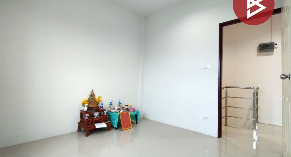 For sale 3 bedrooms townhouse in Mueang Samut Sakhon, Samut Sakhon
