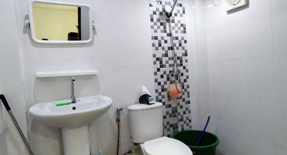 For sale 3 bedrooms townhouse in Mueang Samut Sakhon, Samut Sakhon