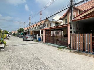 Casa adosada en venta de 3 habitaciones en Mueang Chon Buri, Chonburi
