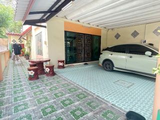 Casa adosada en venta de 3 habitaciones en Mueang Chon Buri, Chonburi