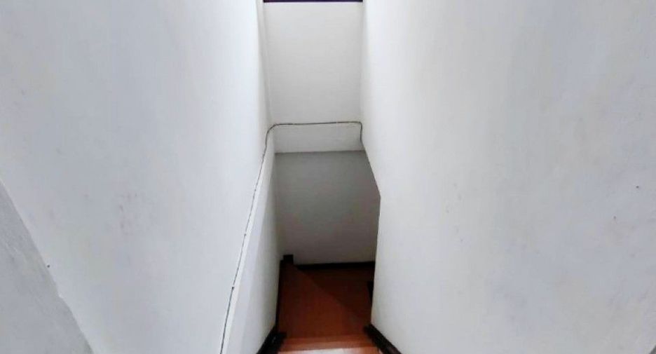 For sale 3 bedrooms townhouse in Bang Kapi, Bangkok