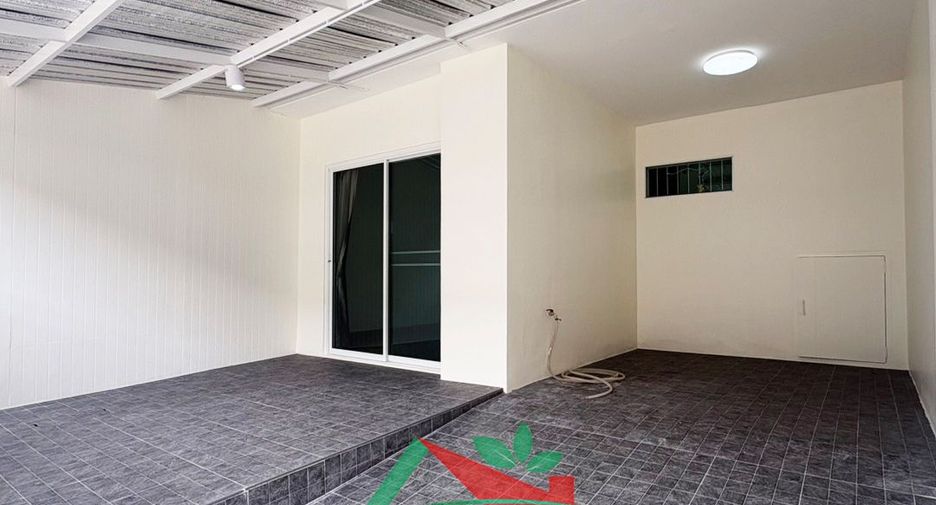 For sale 3 bedrooms townhouse in Mueang Nonthaburi, Nonthaburi