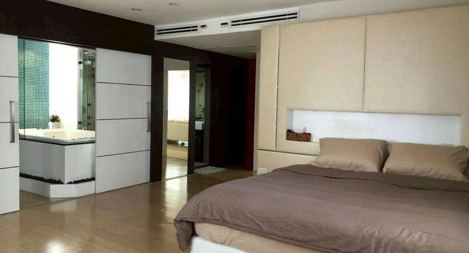 For rent and for sale 2 bedrooms condo in Khlong Toei, Bangkok