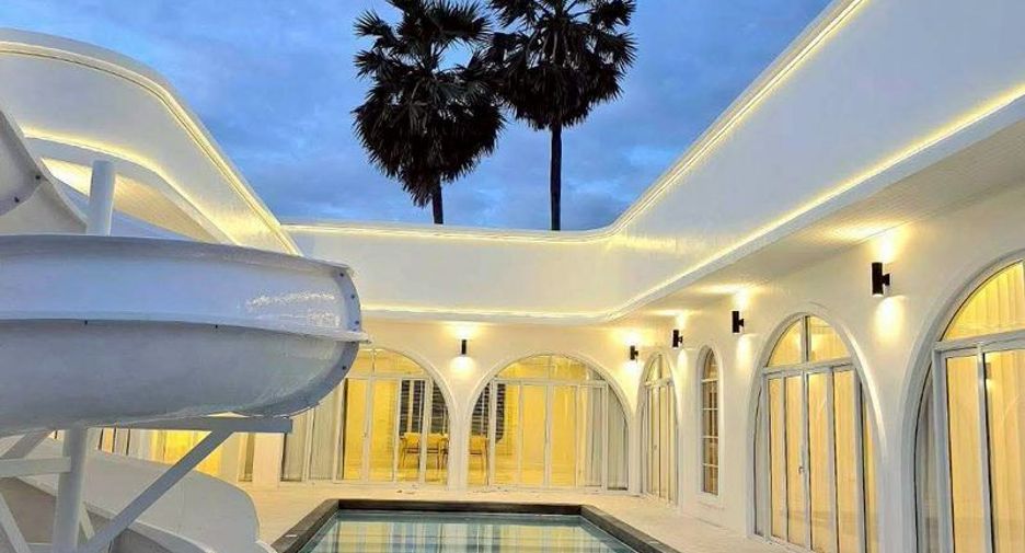 For sale 5 bedrooms villa in Sattahip, Chonburi