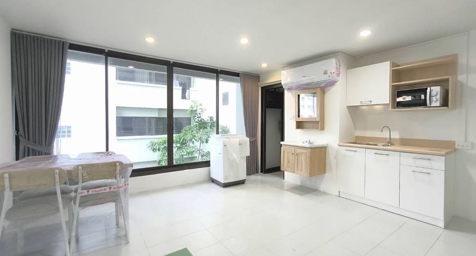 For rent 1 bed condo in Watthana, Bangkok