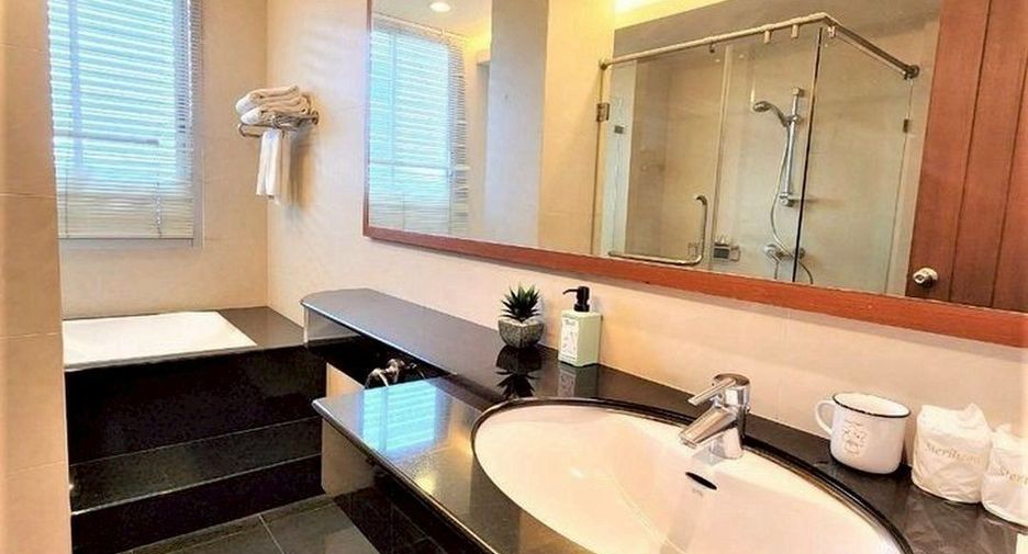 For rent 3 bedrooms condo in Sathon, Bangkok