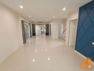 出租 4 卧室 独立屋 在 Mueang Pathum Thani, Pathum Thani