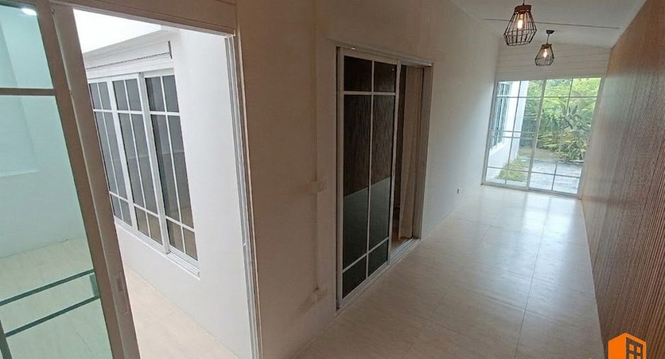 For rent 4 bedrooms house in Mueang Pathum Thani, Pathum Thani