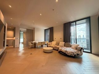For rent and for sale 4 bedrooms condo in Sathon, Bangkok