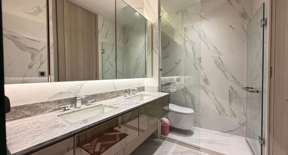 For rent and for sale 4 bedrooms condo in Sathon, Bangkok