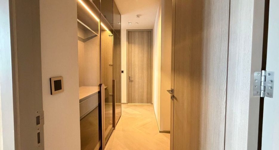 For rent and for sale 4 bedrooms condo in Sathon, Bangkok