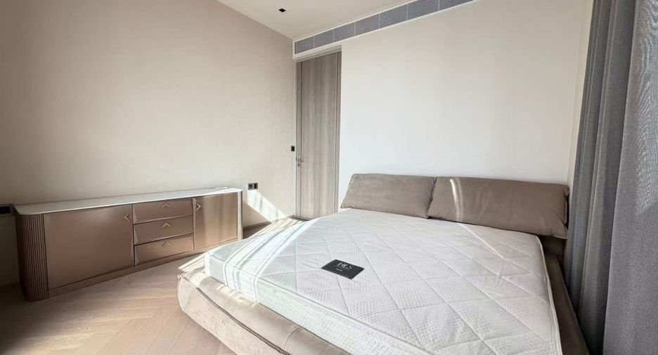 For rent and for sale 4 bedrooms condo in Sathon, Bangkok