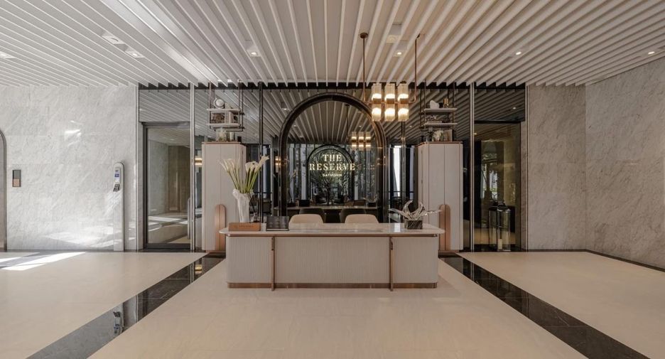 For rent and for sale 4 bedrooms condo in Sathon, Bangkok