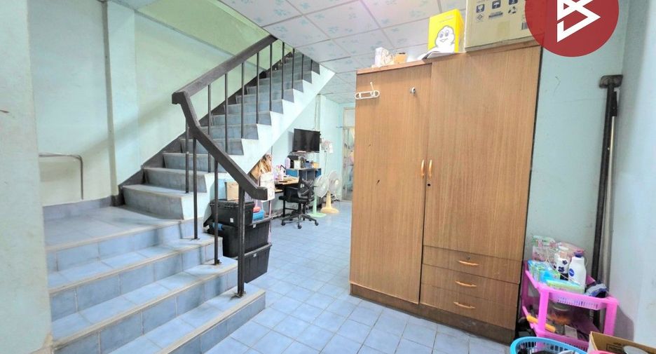 Reihenhaus zum Kauf mit 2 Zimmer in Si Racha, Chonburi