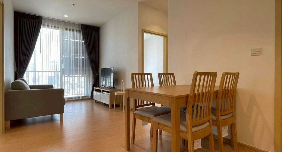 For rent 2 bedrooms condo in Watthana, Bangkok