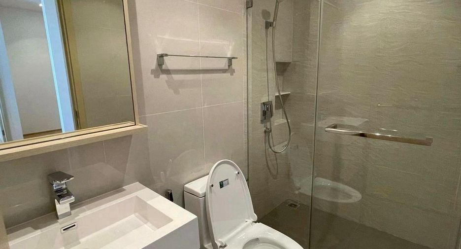 For rent 2 bedrooms condo in Watthana, Bangkok