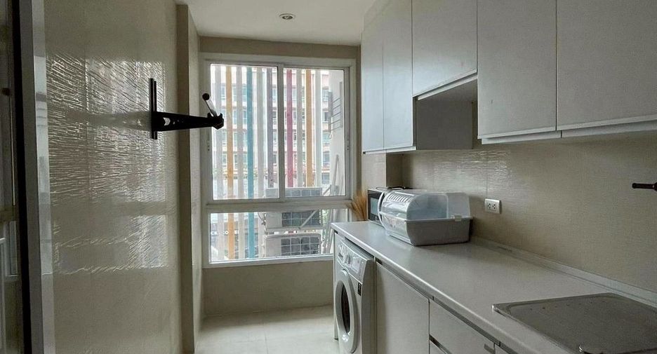 For sale 1 bed condo in Wang Thonglang, Bangkok