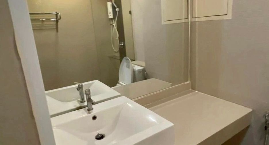 For sale 1 bed condo in Wang Thonglang, Bangkok