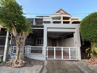 Casa adosada en alquiler de 3 habitaciones en Hang Dong, Chiang Mai