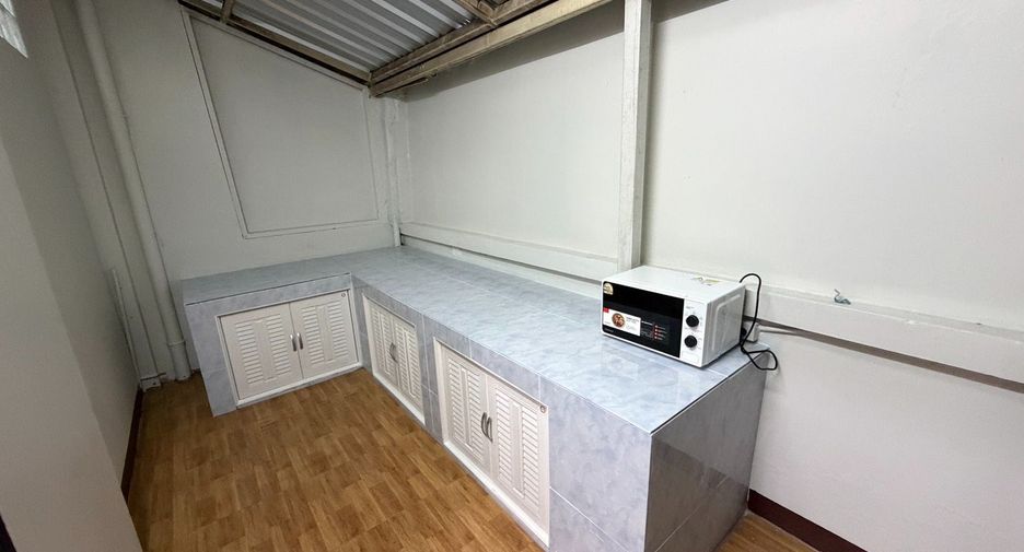 For rent 3 bedrooms townhouse in Hang Dong, Chiang Mai