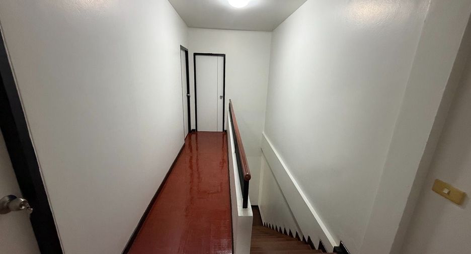 For rent 3 bedrooms townhouse in Hang Dong, Chiang Mai