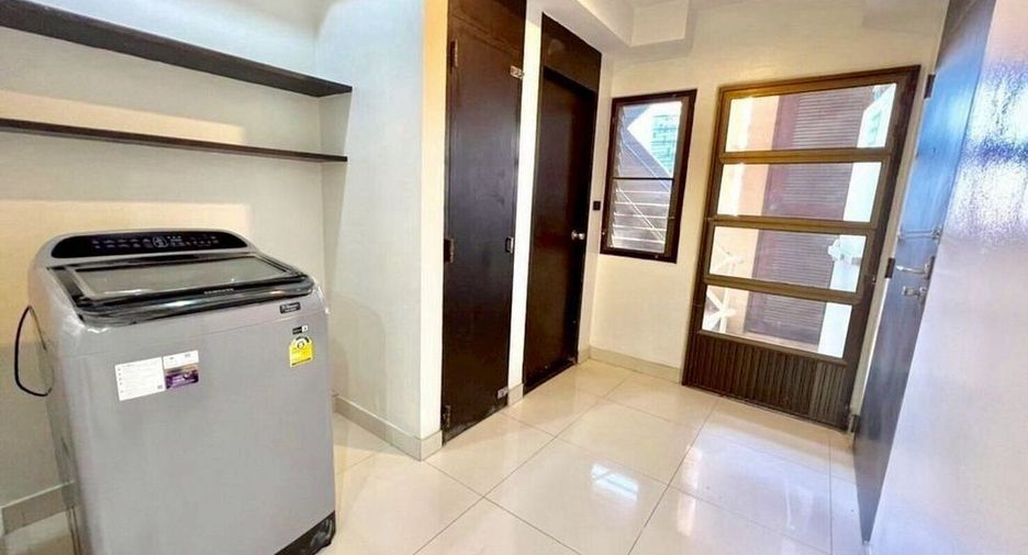 Wohnung zur Miete mit 3 Zimmer in Khlong Toei, Bangkok