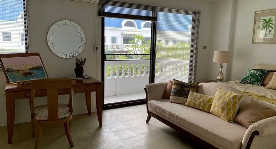 For rent 3 bedrooms condo in Watthana, Bangkok