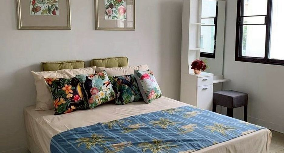 For rent 3 bedrooms condo in Watthana, Bangkok