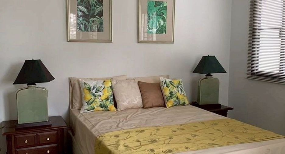 For rent 3 bedrooms condo in Watthana, Bangkok