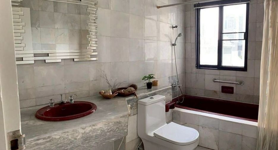 For rent 3 bedrooms condo in Watthana, Bangkok