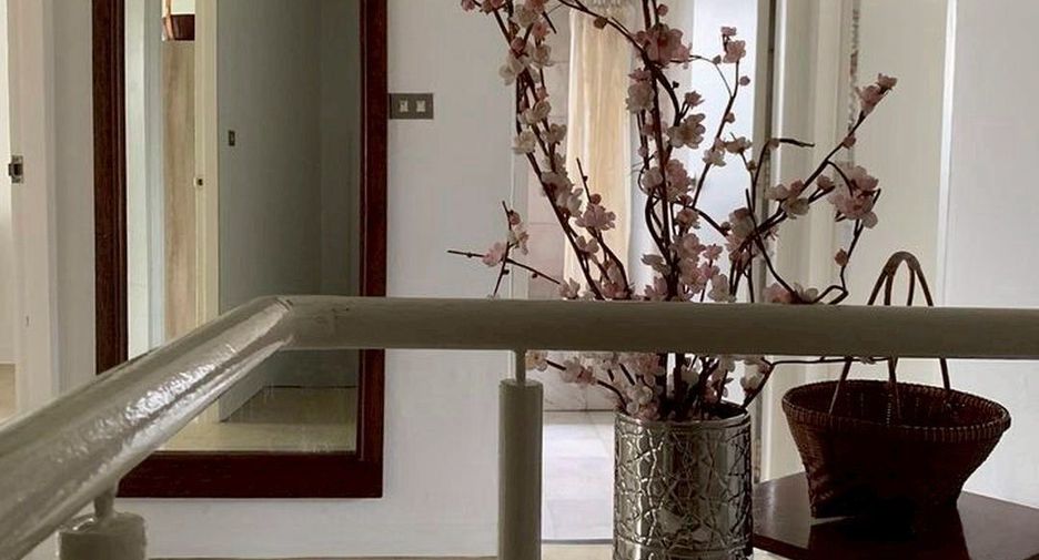 For rent 3 bedrooms condo in Watthana, Bangkok