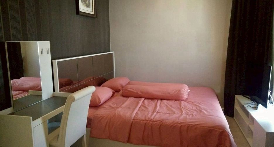 For rent 3 bedrooms condo in Watthana, Bangkok