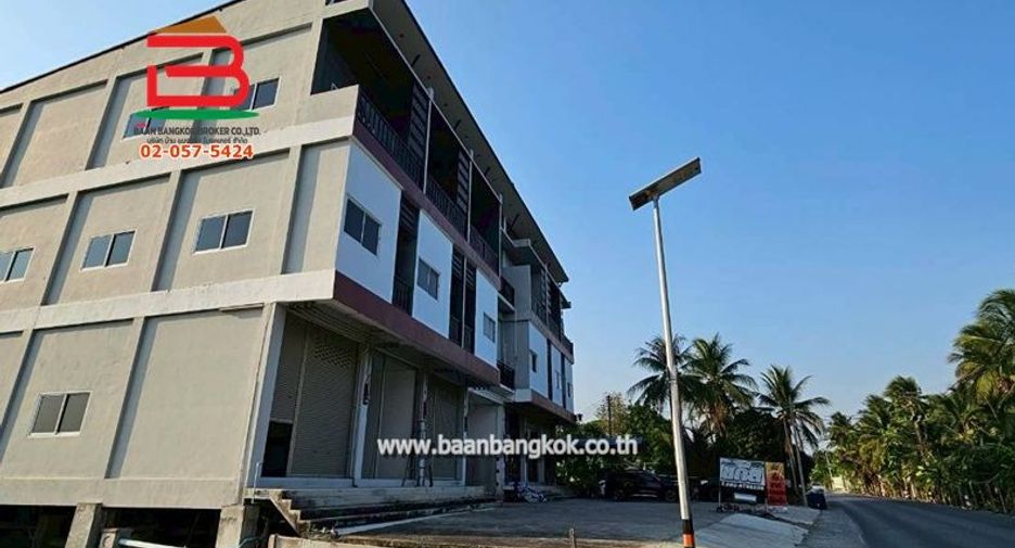 Gewerbefläche zur Miete und zum Kauf mit 2 Zimmer in Sam Phran, Nakhon Pathom