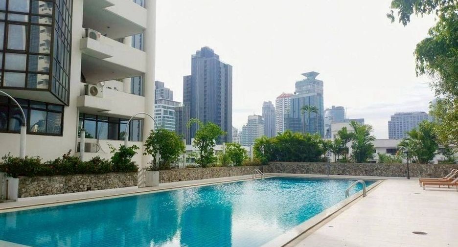 For rent 2 bedrooms condo in Watthana, Bangkok