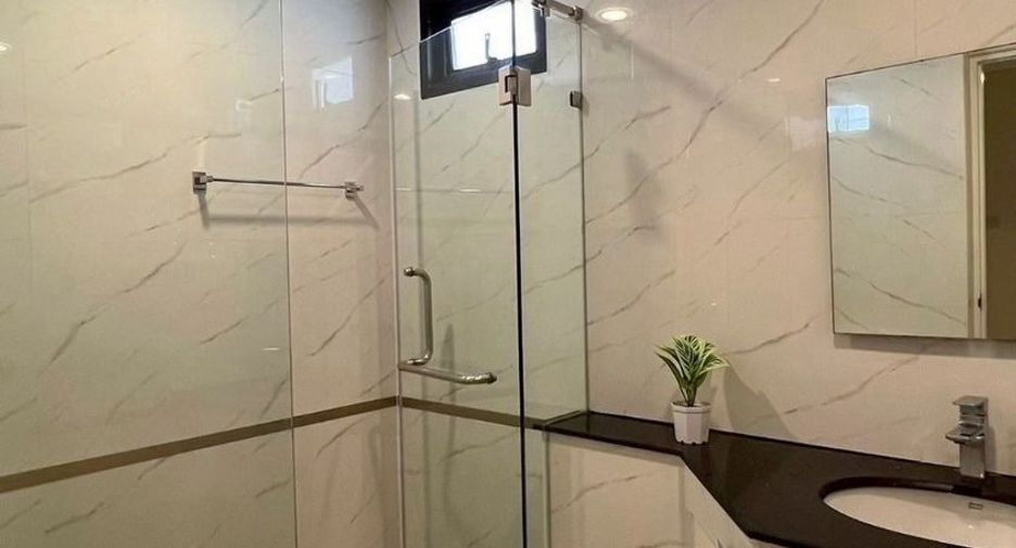 For rent 3 bedrooms condo in Khlong Toei, Bangkok