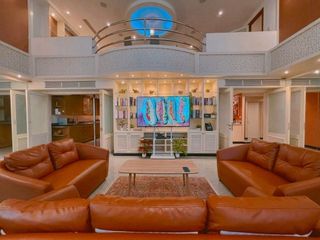 For rent 4 bedrooms condo in Pathum Wan, Bangkok