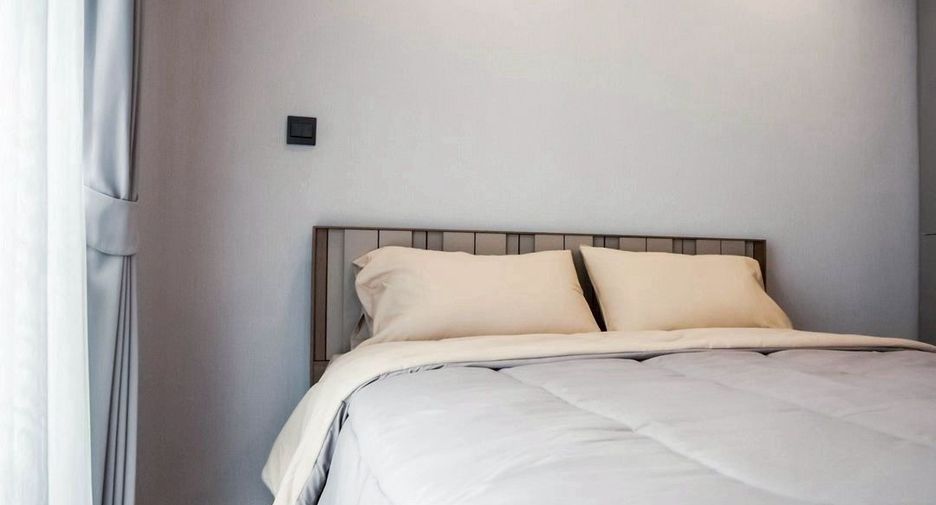 For rent 2 bedrooms condo in Pathum Wan, Bangkok