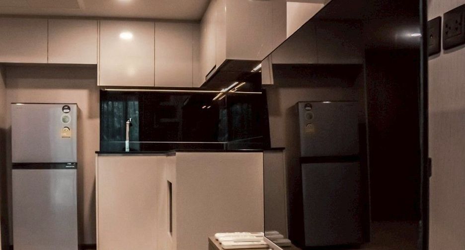 For rent 2 bedrooms condo in Pathum Wan, Bangkok