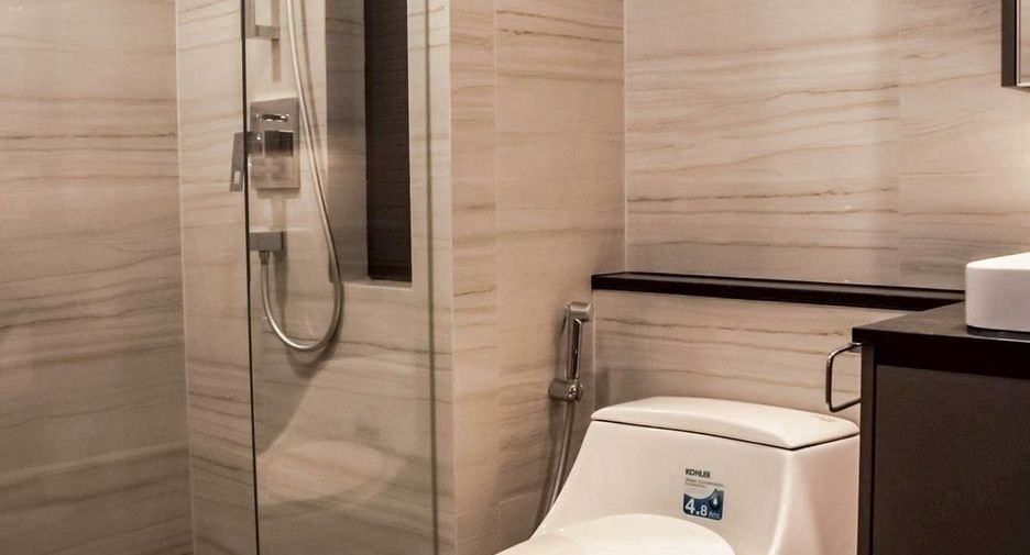 For rent 2 bedrooms condo in Pathum Wan, Bangkok