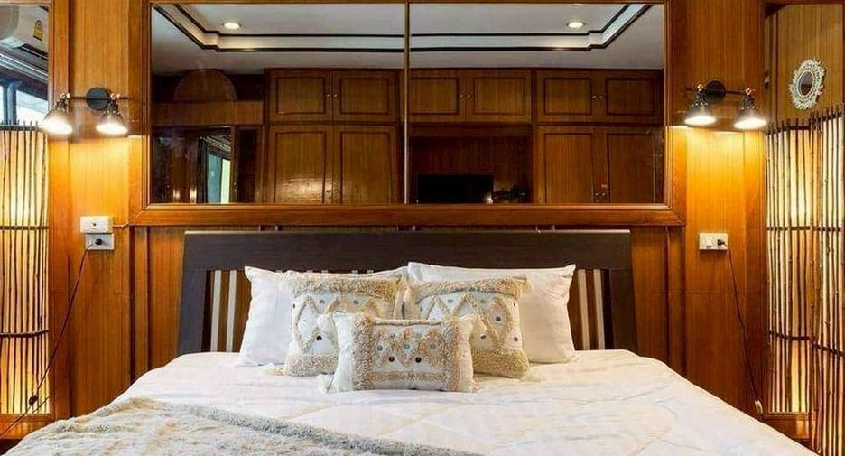 For rent 3 bedrooms house in Ratchathewi, Bangkok